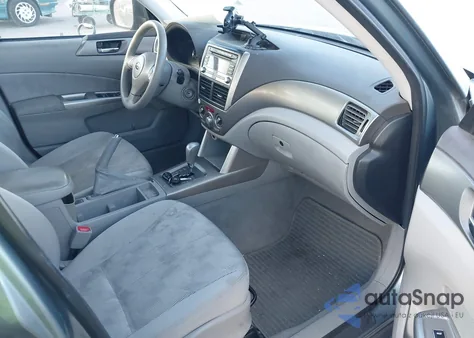 2010 Subaru Forester 2.5X Premium из США, поврежденный, VIN JF2SH6CC6AH778172